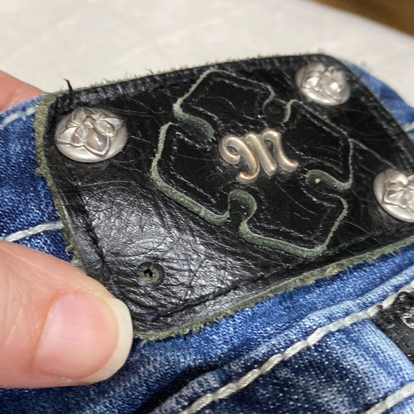 Miss me bootcut jeans. Kids size 8. Is missing one button on the patch. See pic - Picture 10 of 12